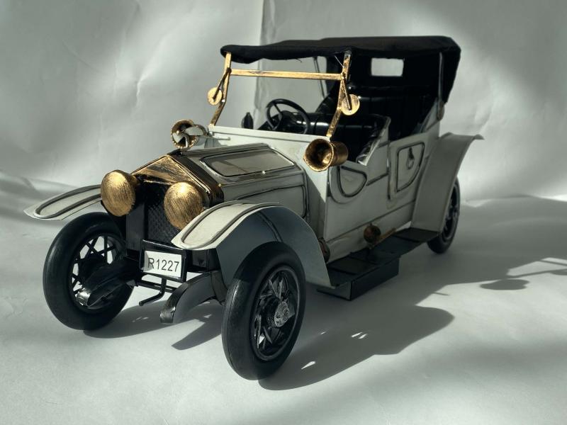 Ретро - модель автомобиля Rolls-Royce 40/50HP Silver Ghost 1906 года