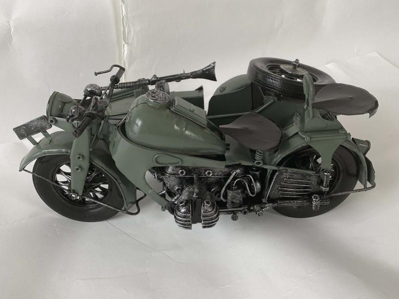 Ретро-модель военный мотоцикл М-72.
